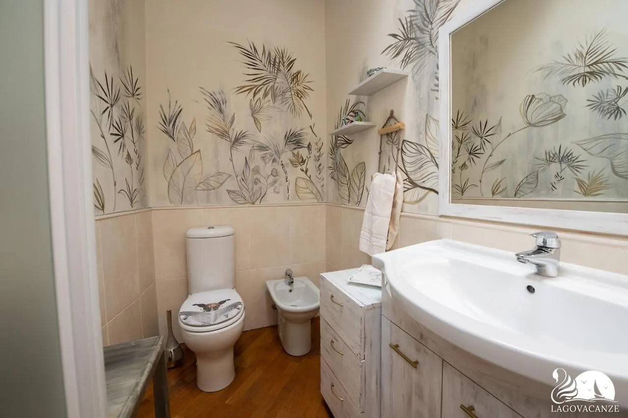 Apartment Il Rifugio Di Sally Desenzano del Garda Italy