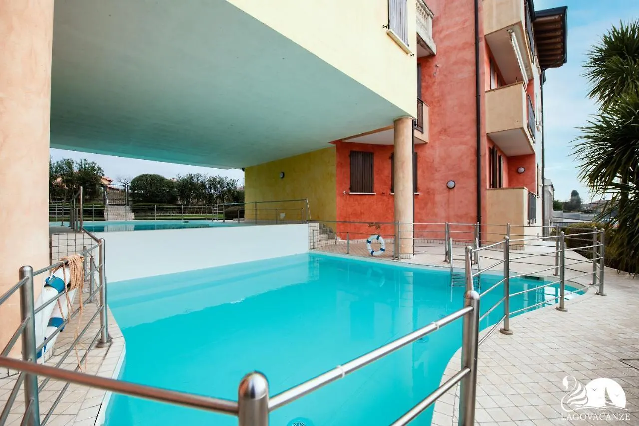 Apartment Il Rifugio Di Sally Desenzano del Garda Italy